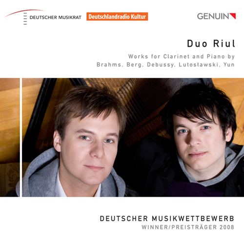 Imagen de apoyo de  Clarinet Recital: Duo Riul - BRAHMS, J. / BERG, A. / DEBUSSY, C. / LUTOSLAWSKI, W. / YUN, I.
